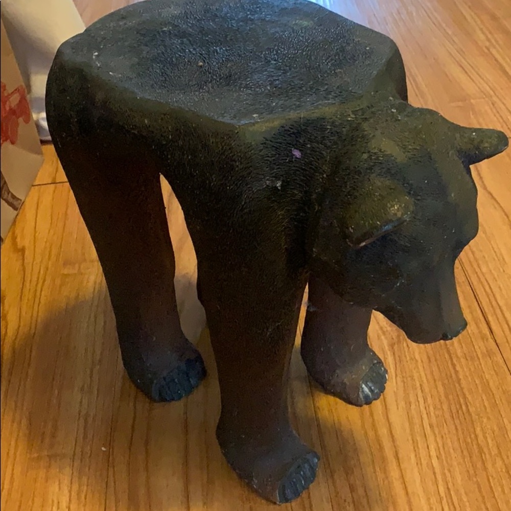 Bear decor statue